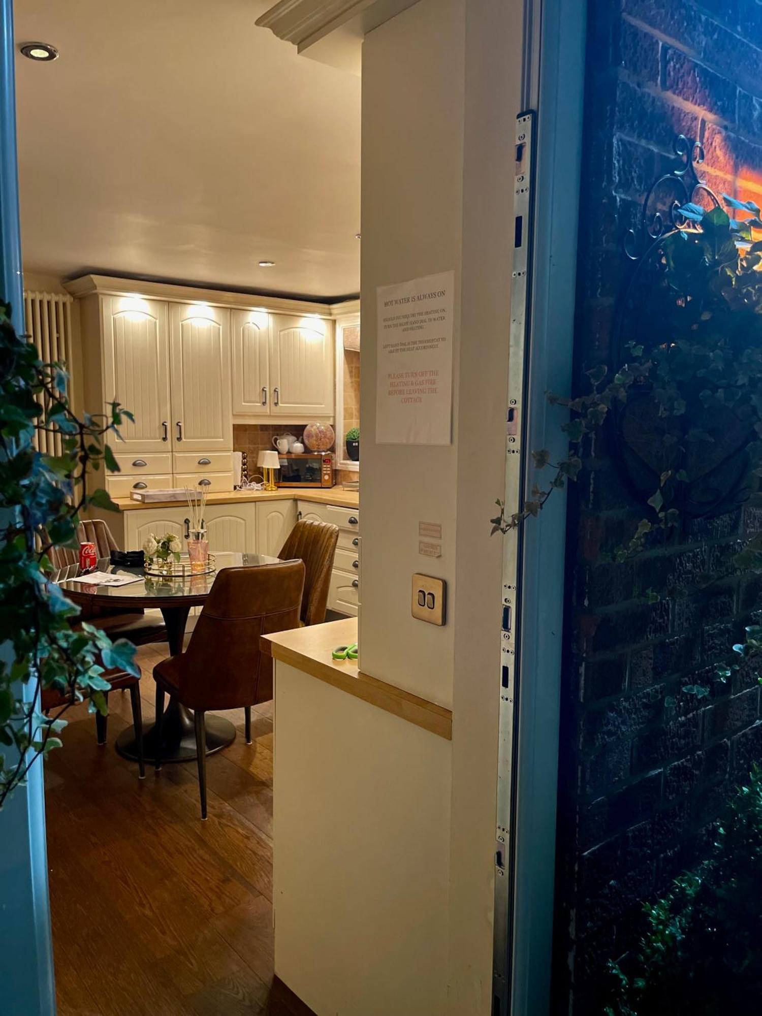 Cosy Cottage Central Bawtry - 2 Bedroom - High End Furnishings Екстер'єр фото